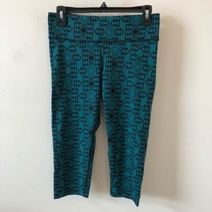 VS PINK Green Geometric Yoga Capri- Size S